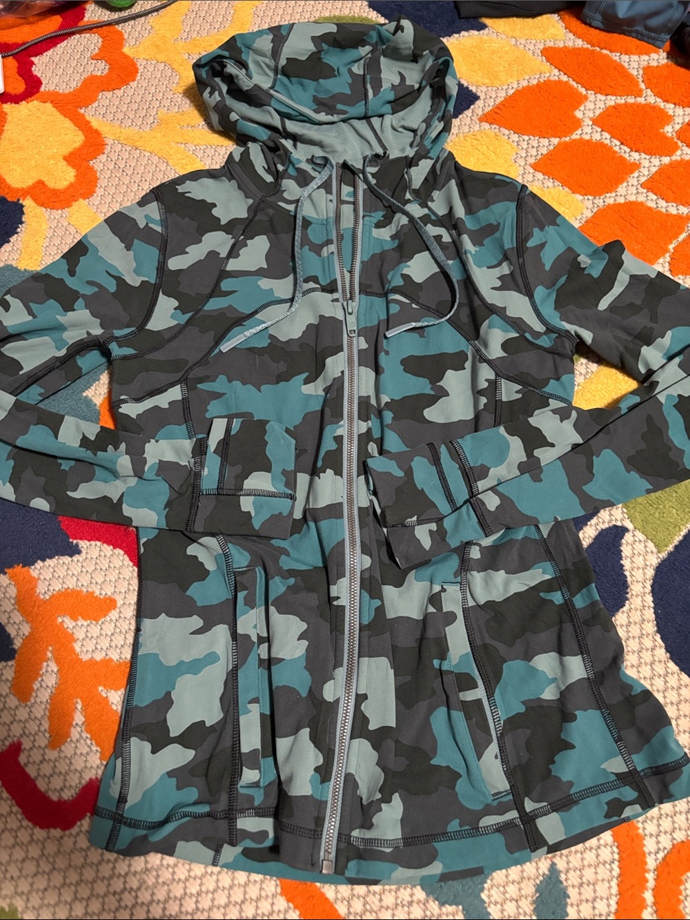 Lululemon define jacket size 10